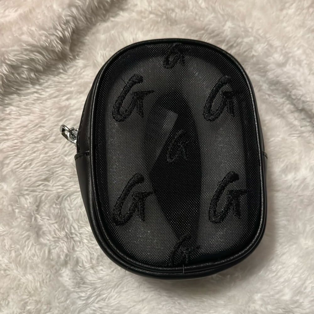 Glam-aholic the mesh collection wristlet black